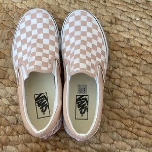 Lightly worn, women’s size 7.5, men’s size 6 Vans classic checker slip ons